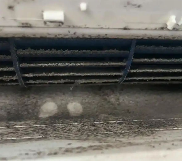 点军空调吹的风有股烧焦味是怎么回事